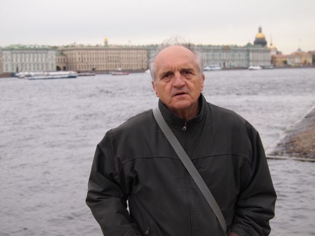 Rus 21 Dako u SP Iza je Zimski tvorac i Ermitaž1